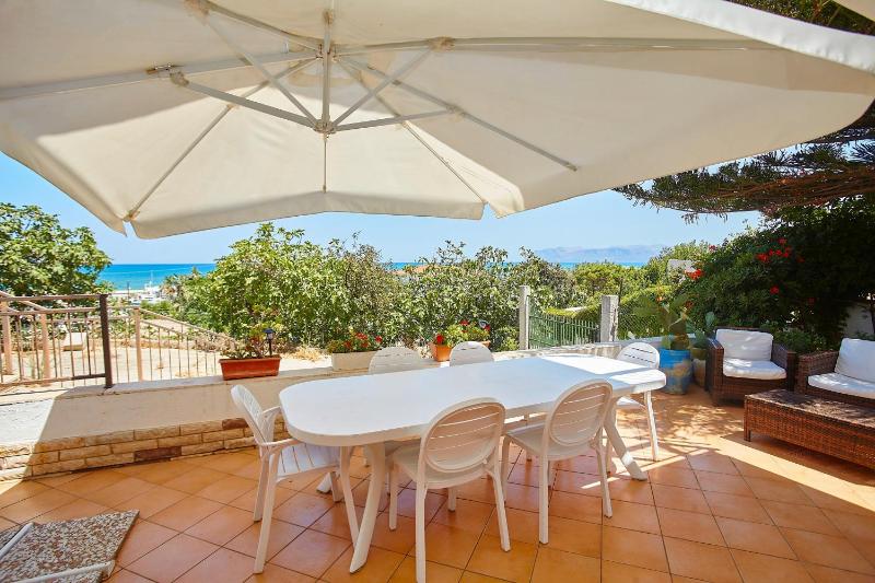 Villa Azzurra a pochi passi dal mare - image 11