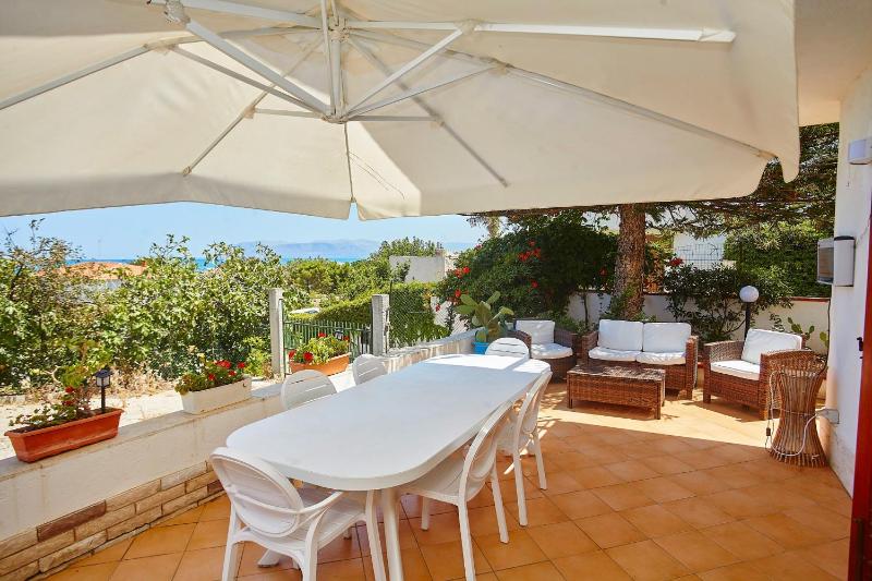 Villa Azzurra a pochi passi dal mare - image 17