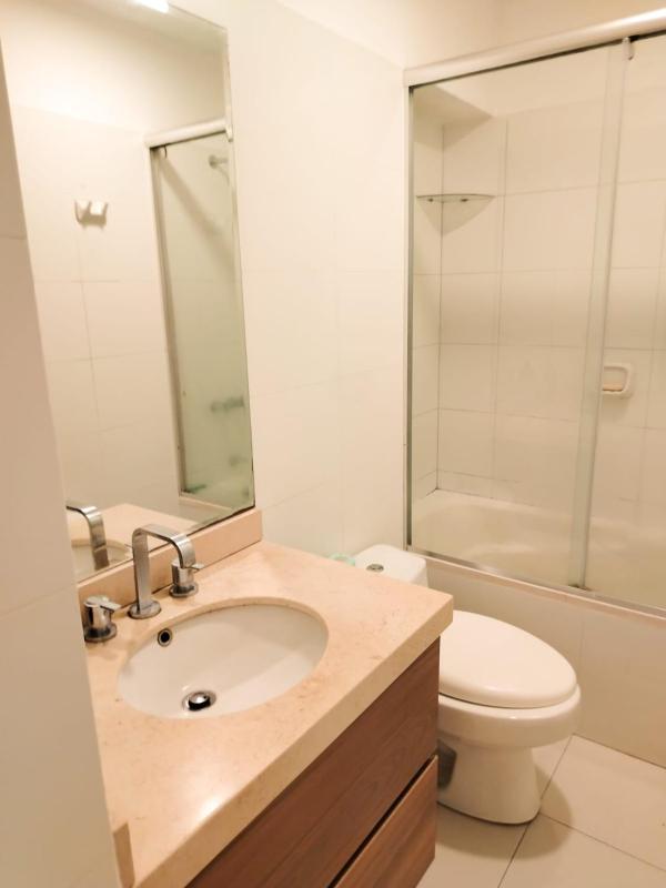 Habitación con baño privado a metros de San Isidro - image 3