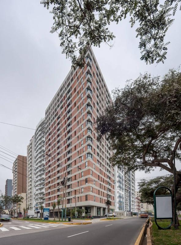 Habitación con baño privado a metros de San Isidro - image 11
