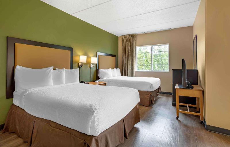 Deluxe Studio with 2 Double Beds - Non-Smoking image 1