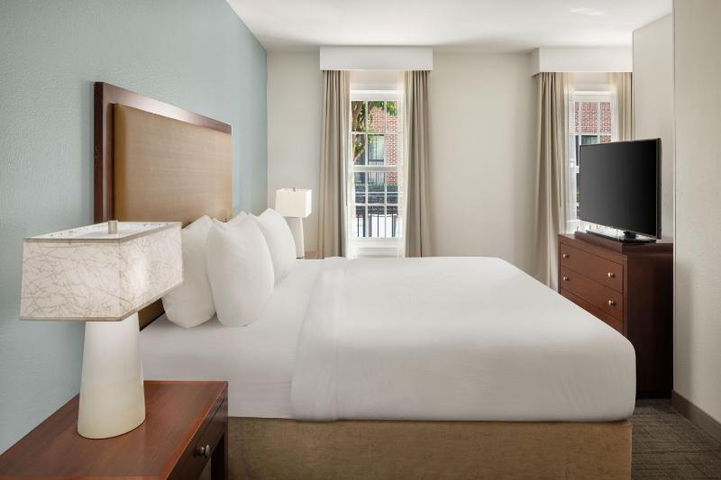 Residence Inn by Marriott Savannah Downtown/Historic District - image 5