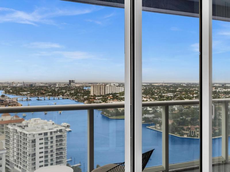 FLL W Residence Penthouse AMAZING birds eye views! - image 2