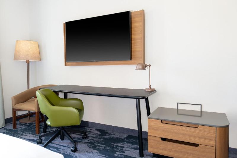 Extended King Suite with Sofa Bed image 3