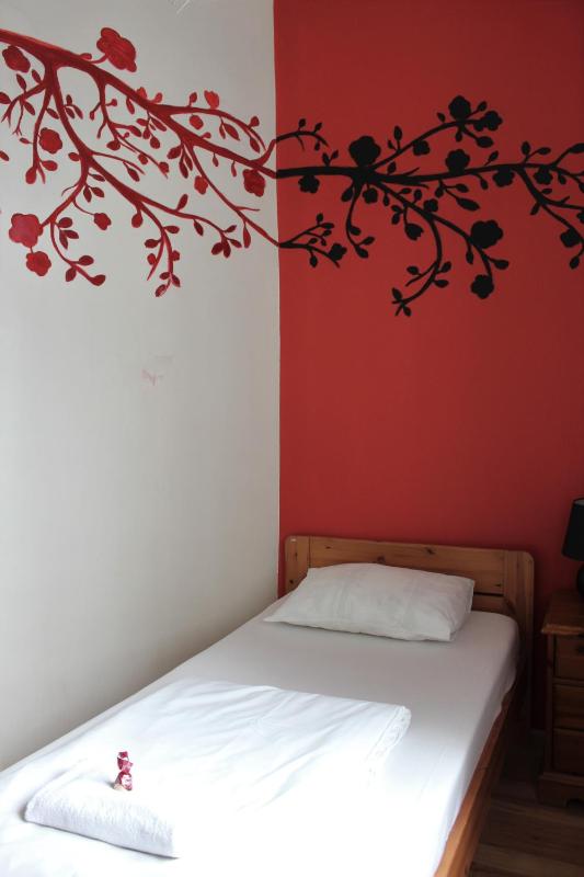 Single Room with Shared Bathroom image 2