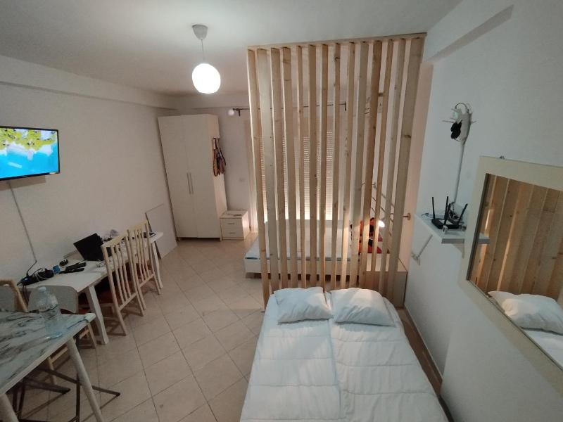 Irek's lungomare Vlora apartments - image 1