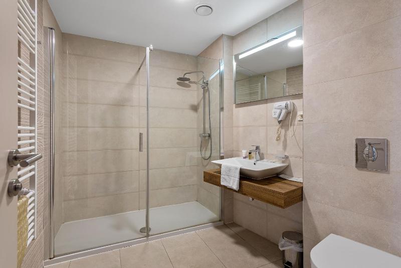 Deluxe Double Room image 1