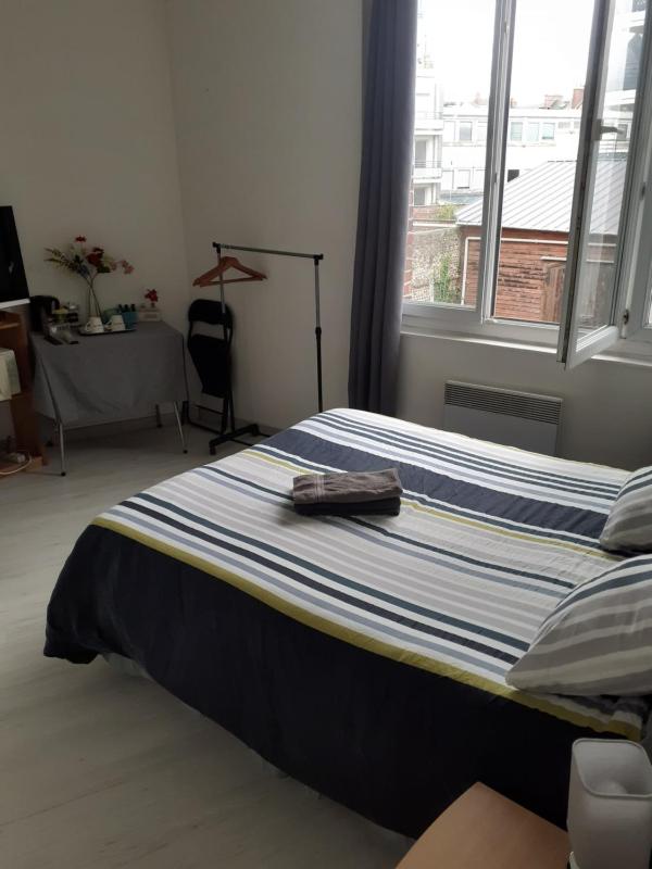 Chambre chez Vincent privée chez l'habitant, très bon emplacement avec parking privé et grand jardin Images