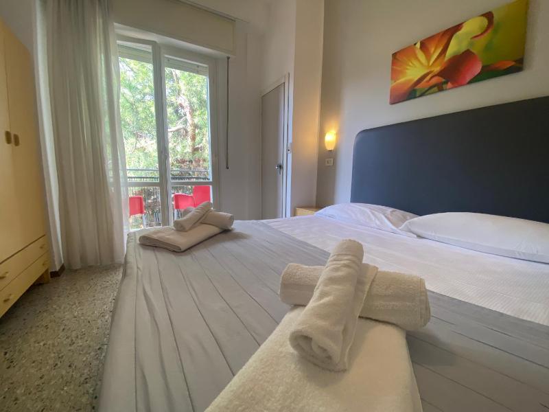 Double Room with Balcony image 1