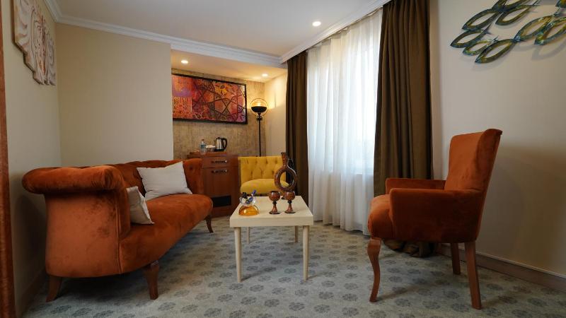 Presidential Suite image 2