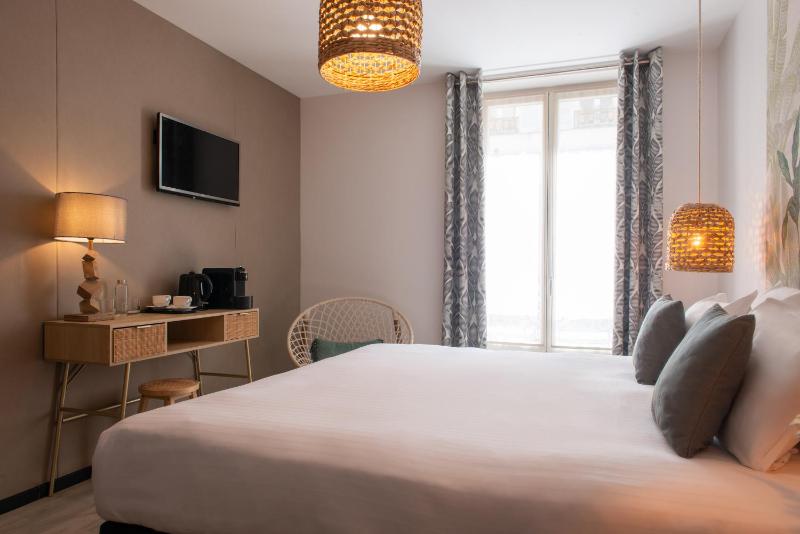 Superior Double or Twin Room image 3