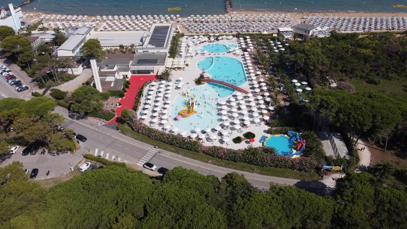 Riviera Resort Hotel - image 19