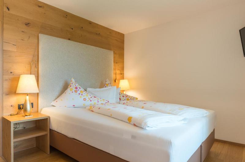 Deluxe Double Room image 1