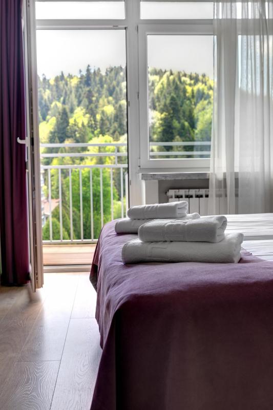 Double Room with Balcony image 3