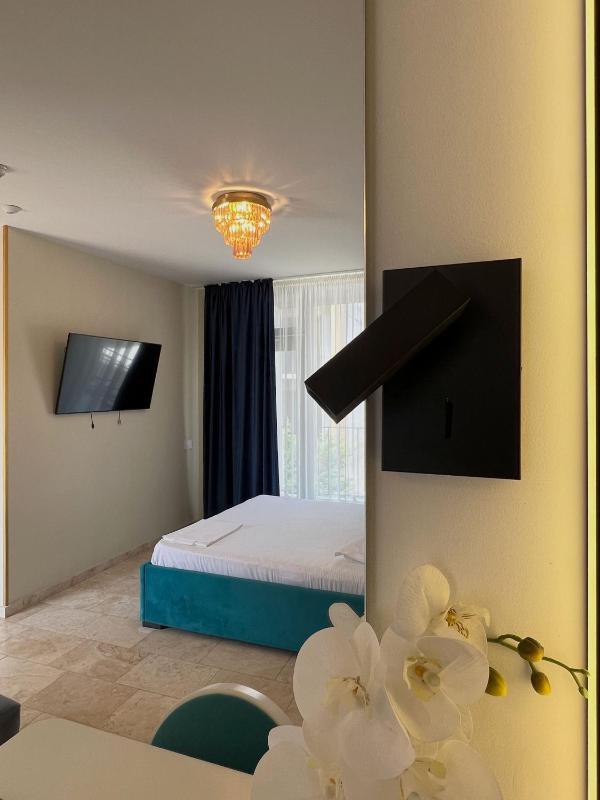 Deluxe Double Room with Balcony image 1