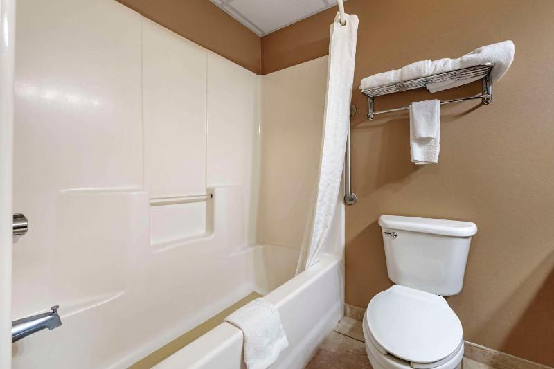 King Room - Non-Smoking image 2