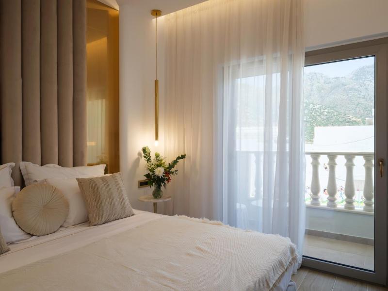 Golden Luxury Suites - image 6