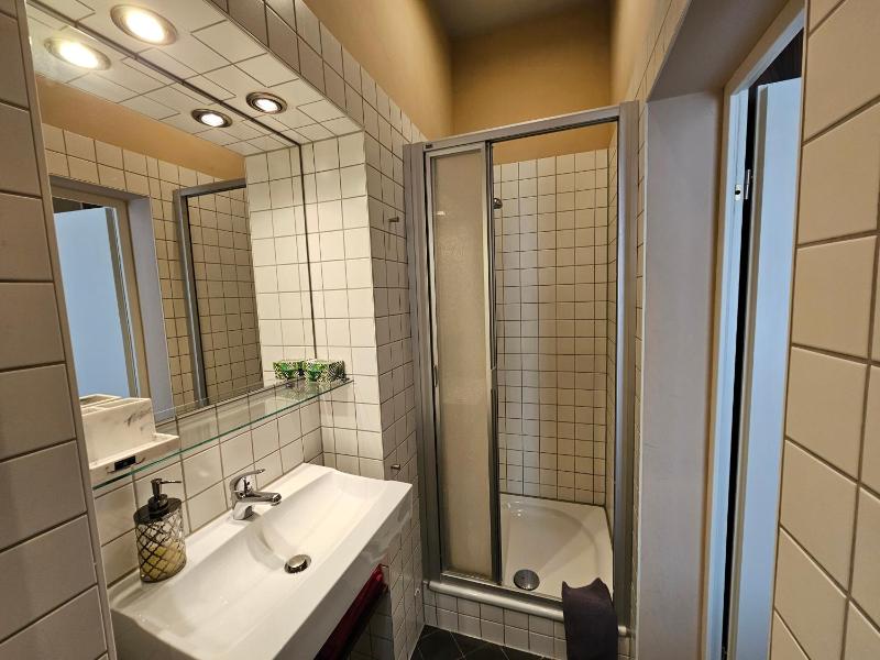 Single Room with Private Bathroom image 2