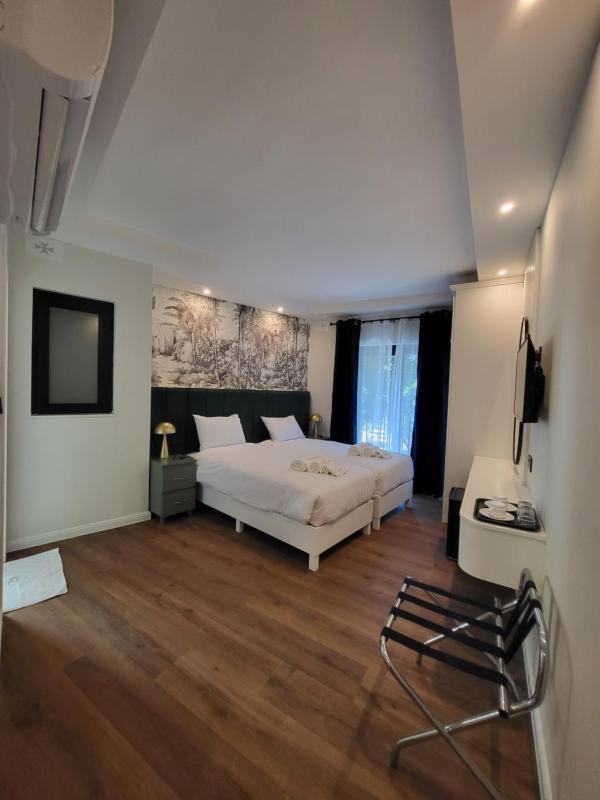 Standard Double or Twin Room image 3