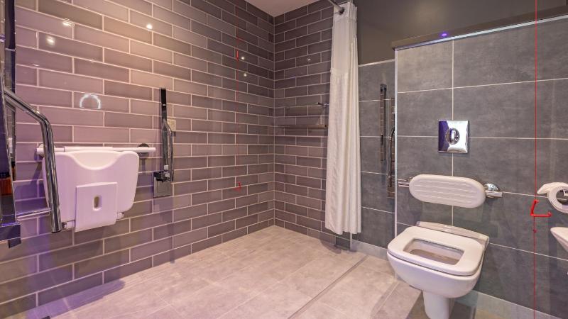 Standard King Room - Disability Access image 3