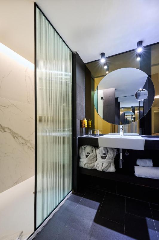 Superior Triple Room image 4