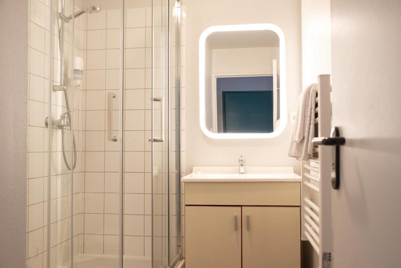 One-Bedroom Apartment image 4
