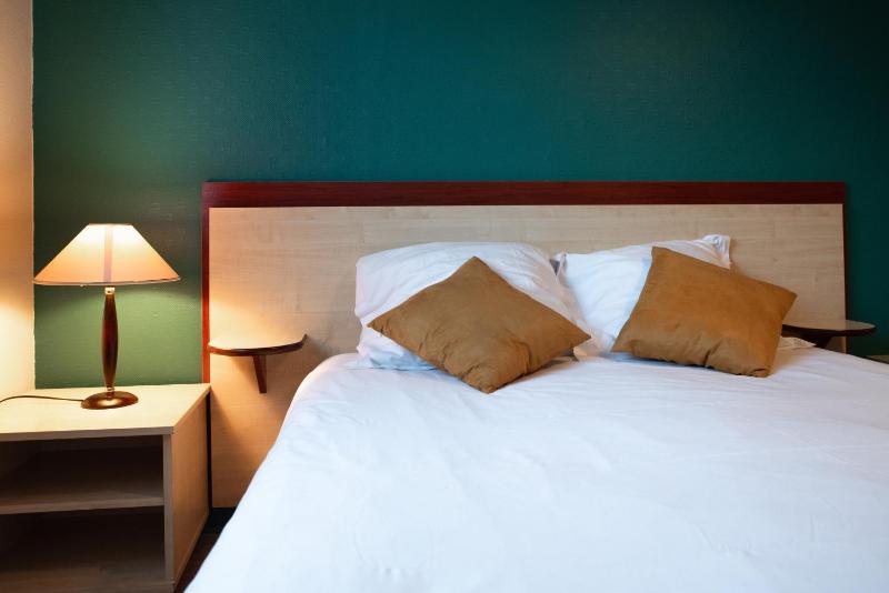 One-Bedroom Apartment image 3