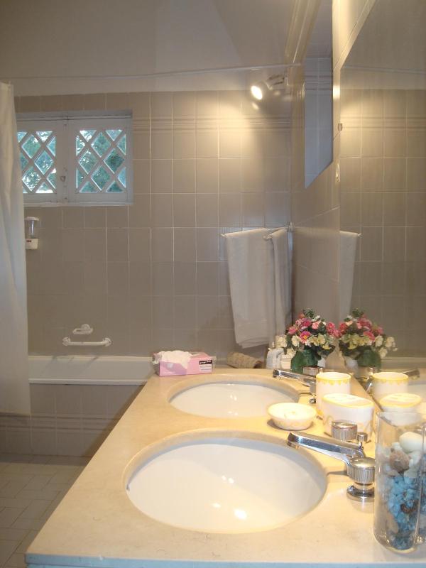 Double Room image 1