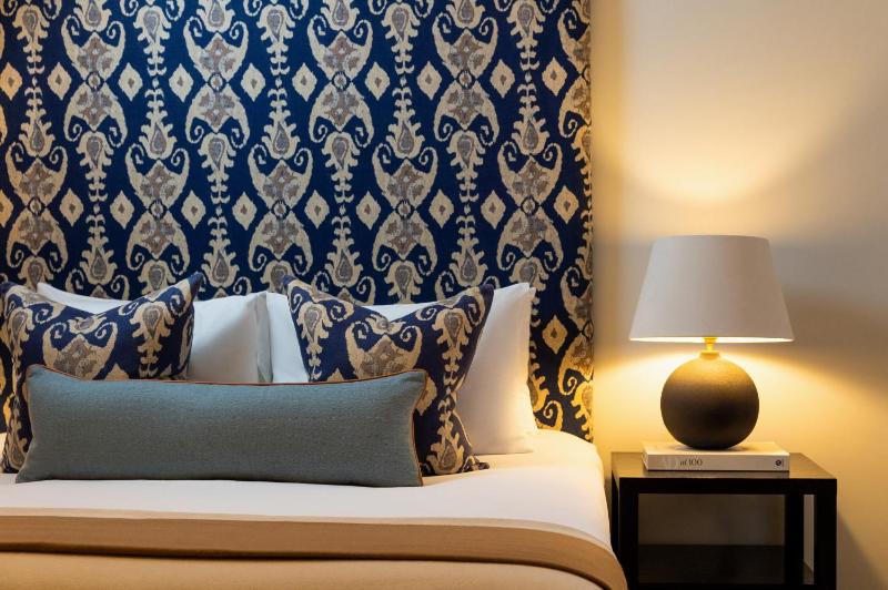 Deluxe Double Room image 1