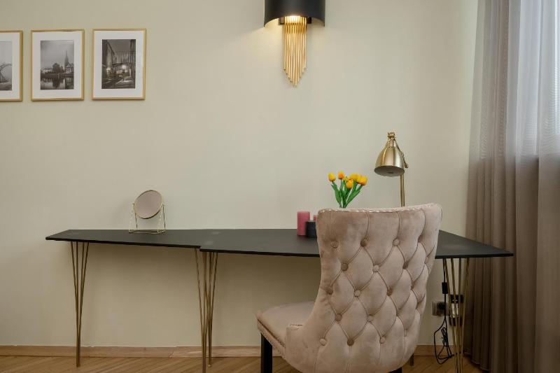 Przestronne Studio Blisko Starego Miasta by Noclegi Renters - image 16