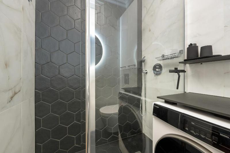 Przestronne Studio Blisko Starego Miasta by Noclegi Renters - image 26