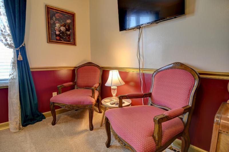 Queen Room image 4