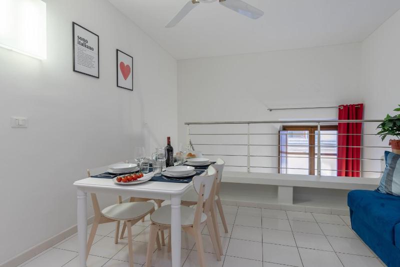 Charming Loft Near the Duomo Cathedral - image 16