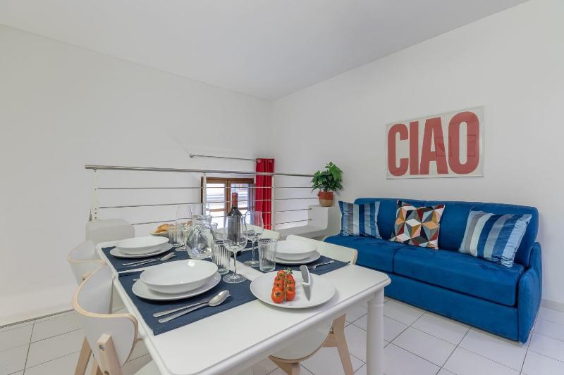 Charming Loft Near the Duomo Cathedral - image 9