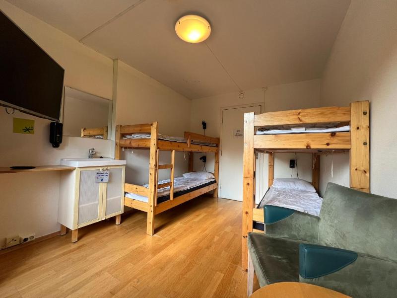 Quadruple Room with Shared Bathroom image 3