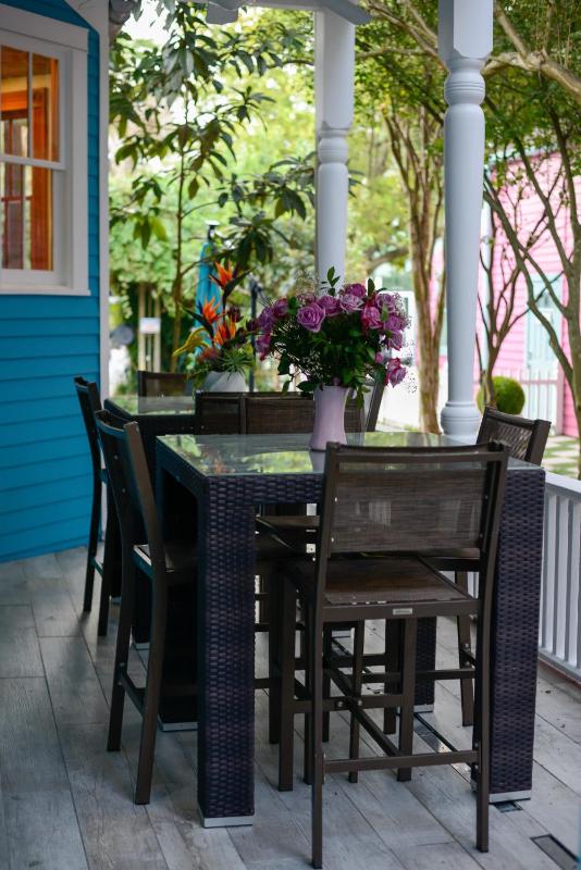 5 BR - Sleeps 8! Steps from Bourbon Street! - image 14