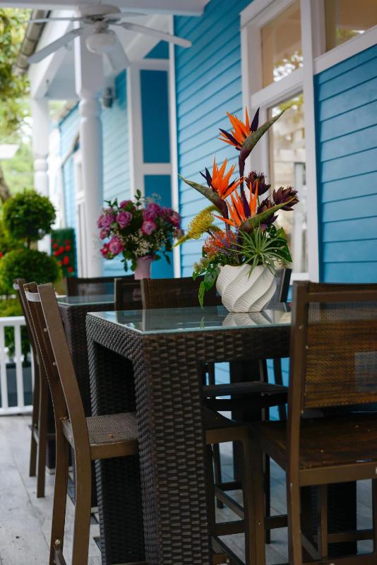 5 BR - Sleeps 8! Steps from Bourbon Street! - image 8
