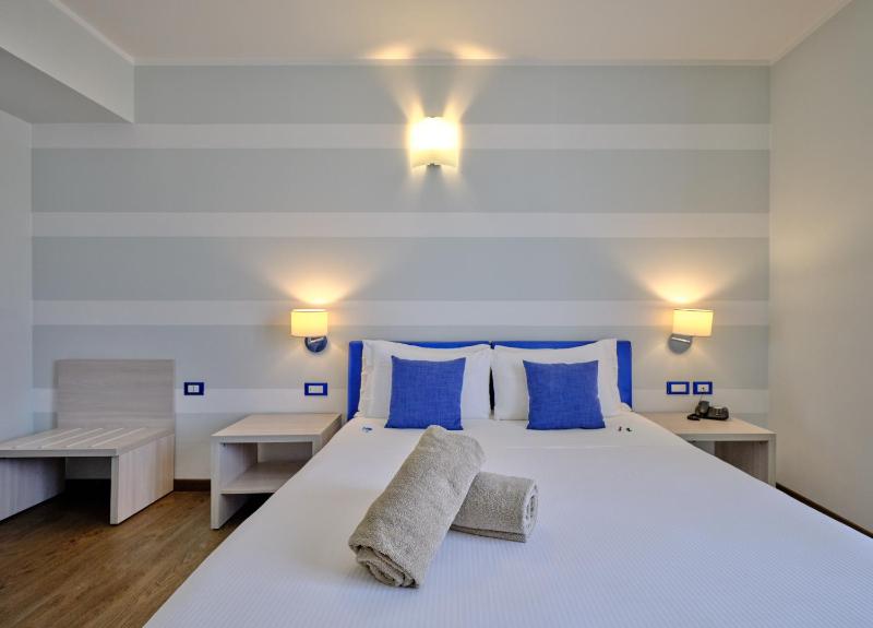Superior Triple Room image 1