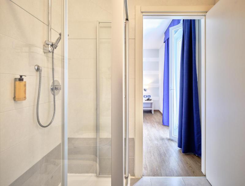 Superior Single Room image 3