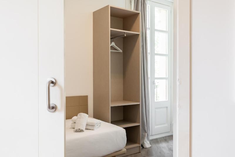 Decô Apartments Barcelona-Sants - image 7