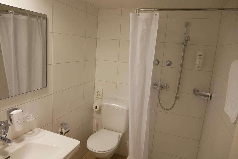Standard Twin Room image 2