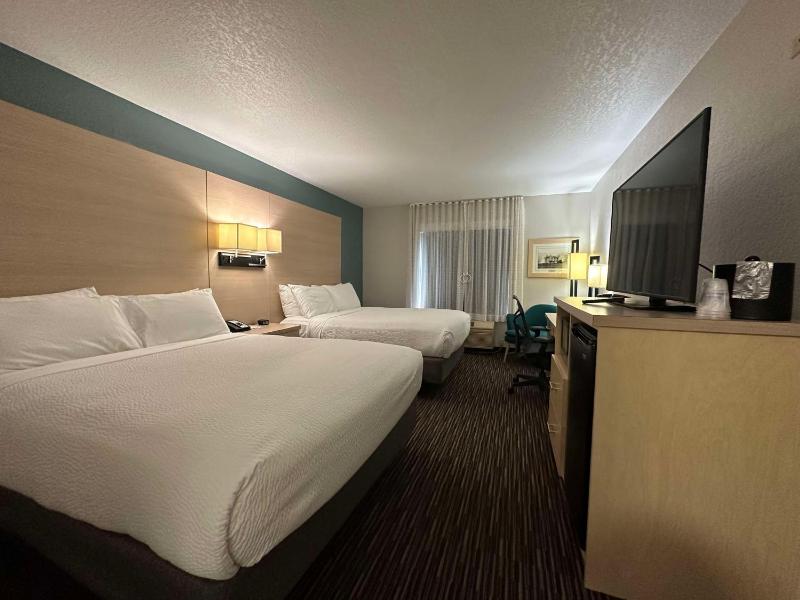 Queen Room with Two Queen Beds and Communication Assitance image 2