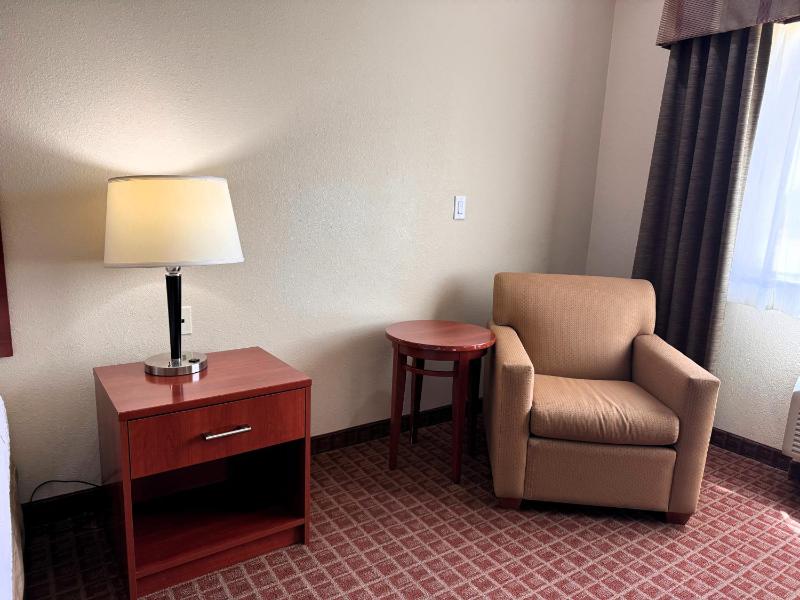King Room - Non-Smoking image 2