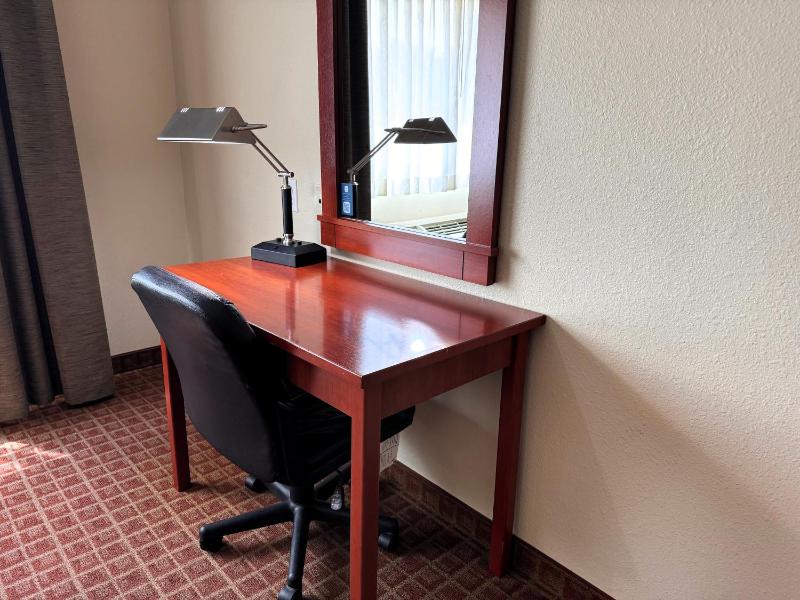 King Room - Non-Smoking image 3
