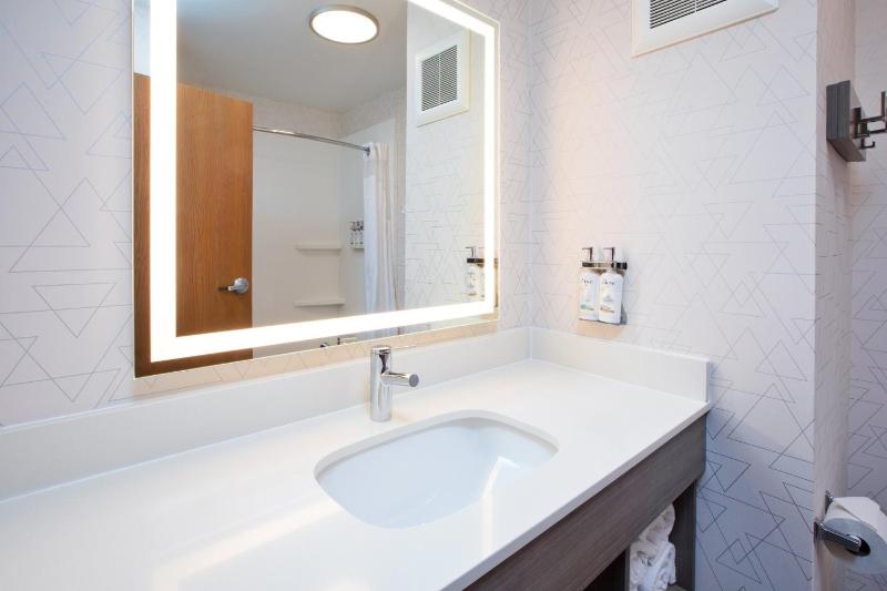 Standard Room image 2