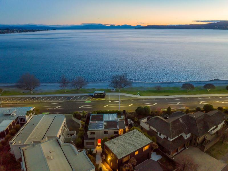 Gather Taupo - Lakeview - Spa Pool - image 14