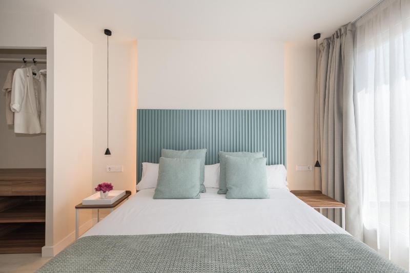 Family Suite with Terrace image 2