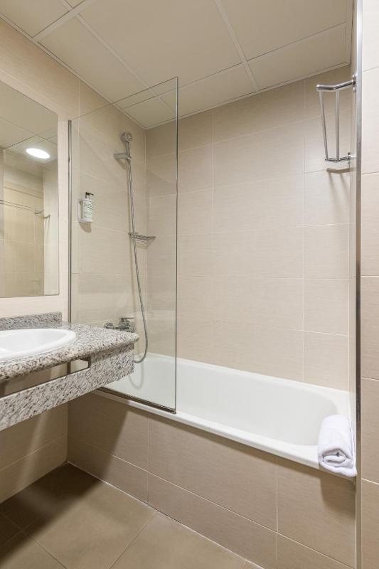 Economy Double or Twin Room image 3