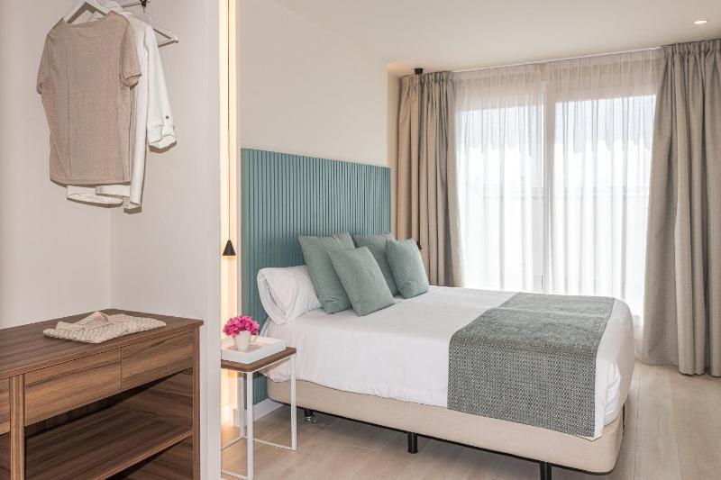 Family Suite with Terrace image 1