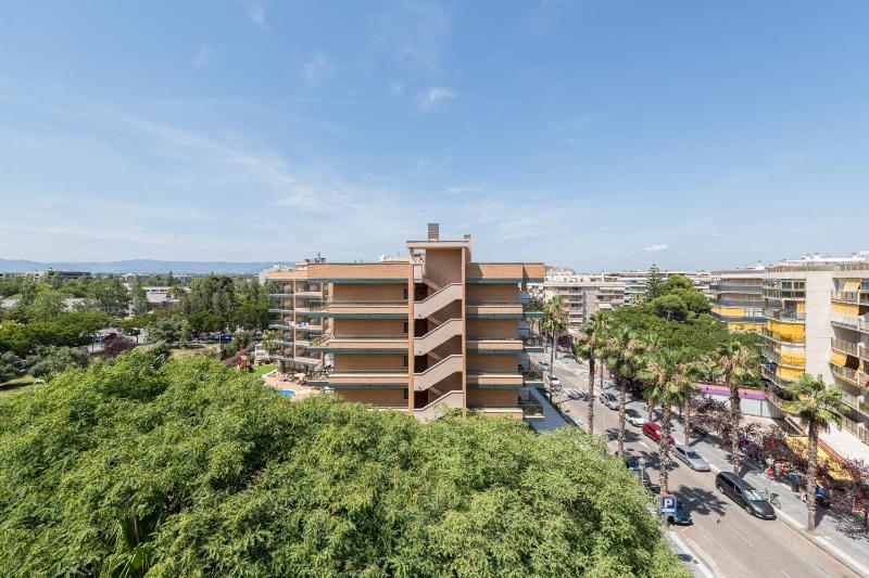 Double or Twin Room with Balcony image 3